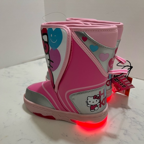 Hello Kitty Pink and White Bag Interior - Picture 10 of 12